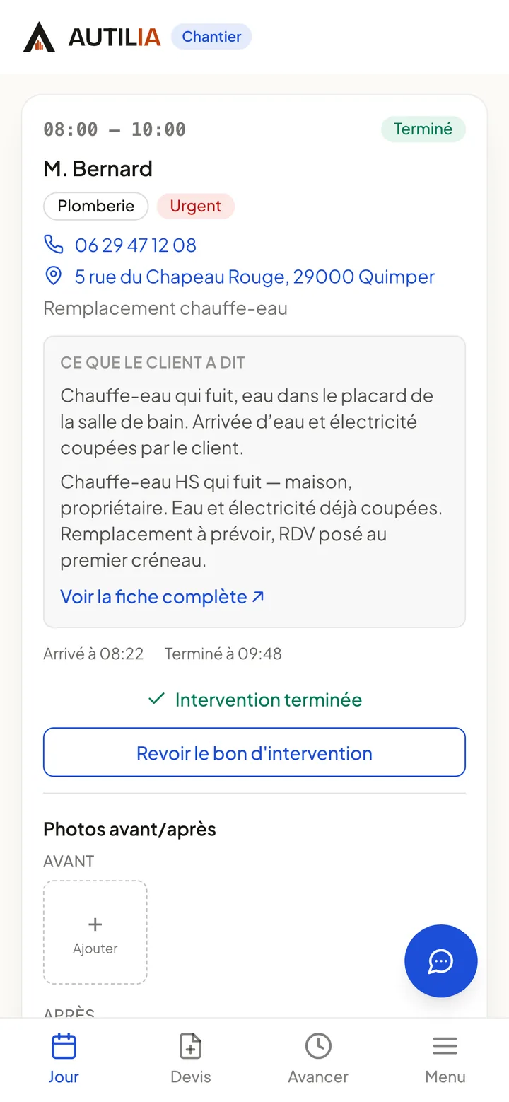 Téléphone de l’artisan, mode chantier : intervention terminée, arrivé à 8 h 22, terminé à 9 h 48, et le bon d’intervention rempli.